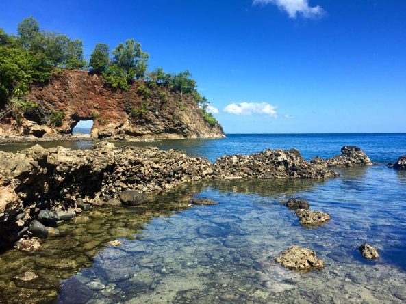 7 Pantai Terindah di Maluku yang Jangan Sampai Terlewatkan