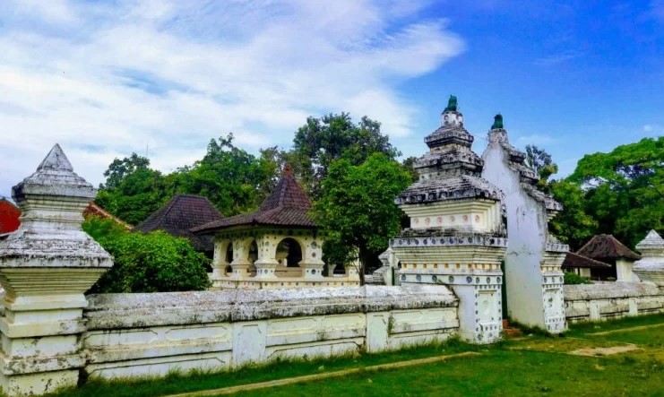 √ 5 Tempat Wisata di Cirebon dengan Tema Sejarah dan Budaya